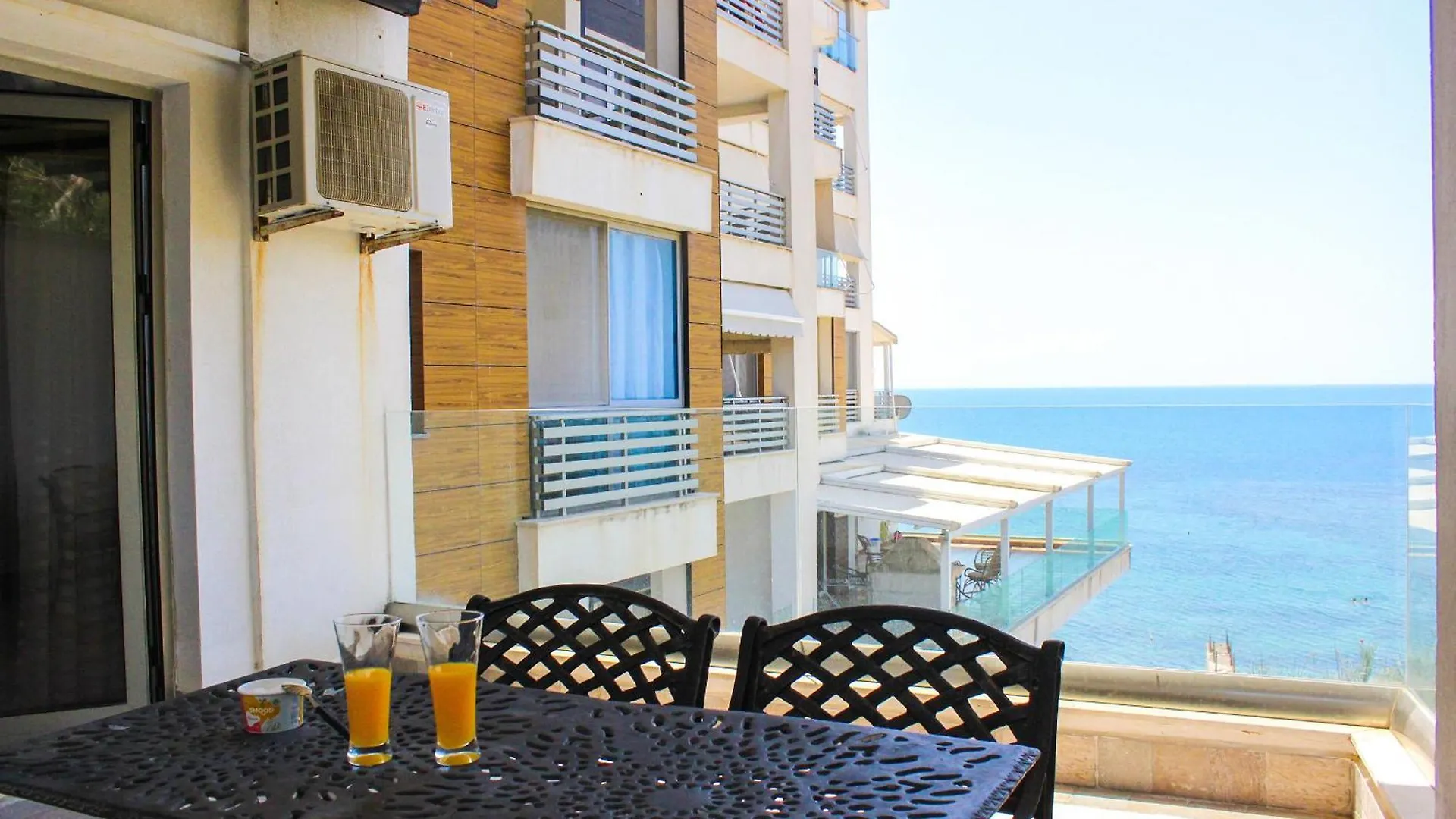 Studio 663 Durres Albania